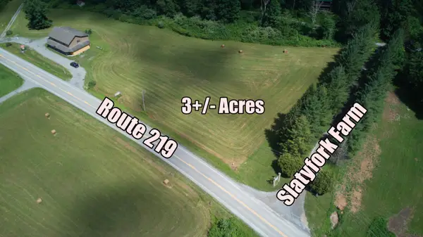 37787 Seneca Trl, Slatyfork, WV 26291
