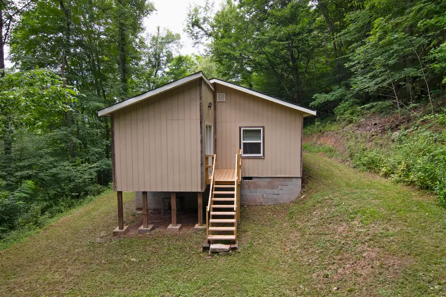 70 Hondo Ln, Hinton, WV 25951 - #2