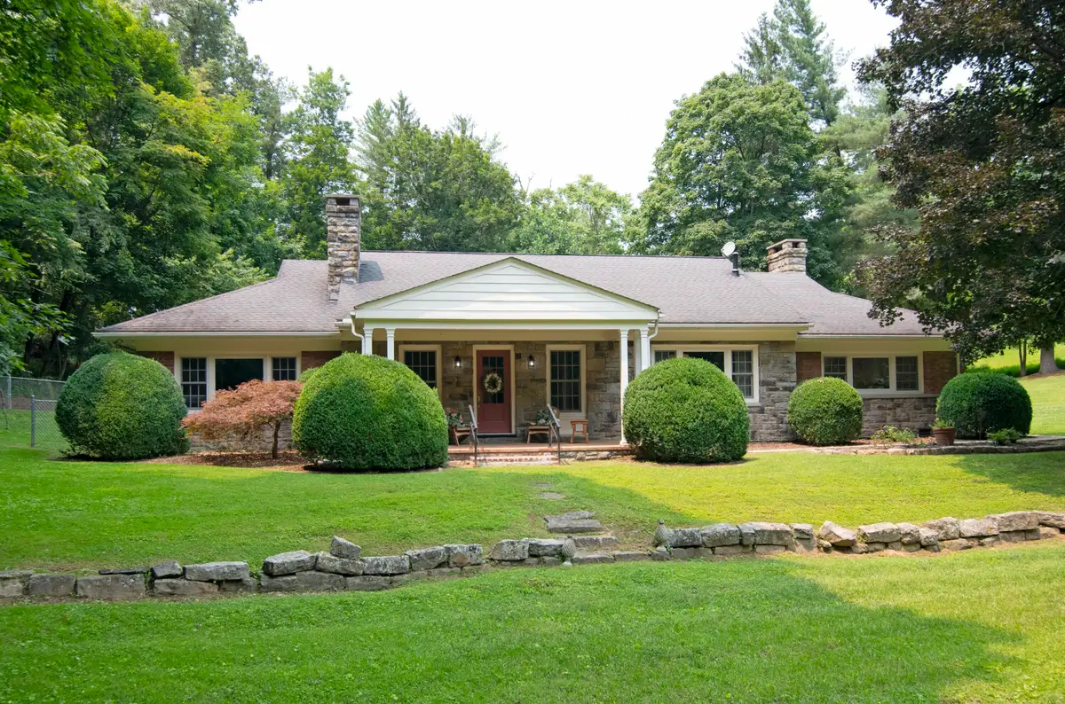 510 Sunset Dr, Ronceverte, WV 24970 - #1