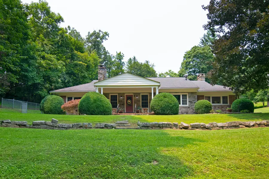 510 Sunset Dr, Ronceverte, WV 24970 - #2