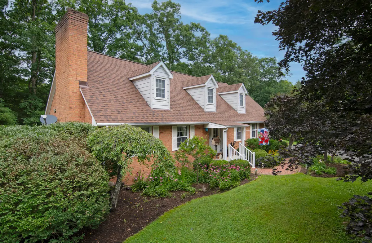 108 Montague Dr, White Sulphur Springs, WV 24986 - #1