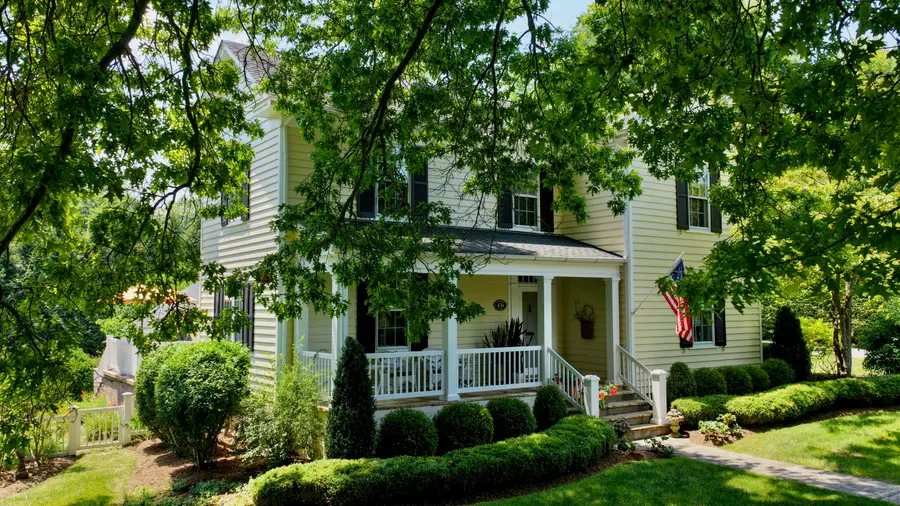 456 Foster St, Lewisburg, WV 24901 - #2
