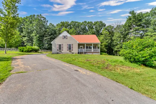 295 Woodhaven Cir, Lewisburg, WV 24901
