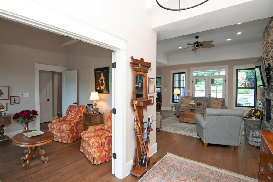145 Via Largo Dr, Lewisburg, WV 24901 - #2