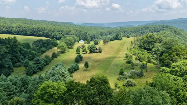 1227 Keister Rd, Lewisburg, WV 24901