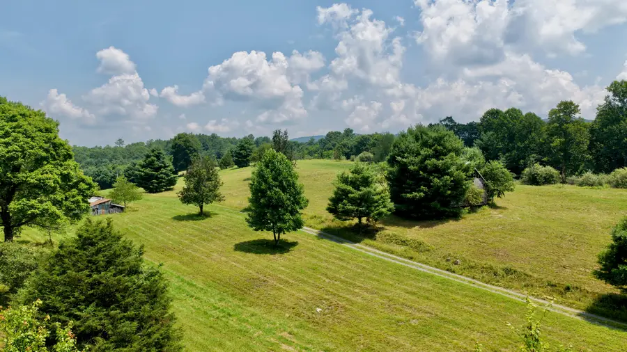 1227 Keister Rd, Lewisburg, WV 24901 - #3
