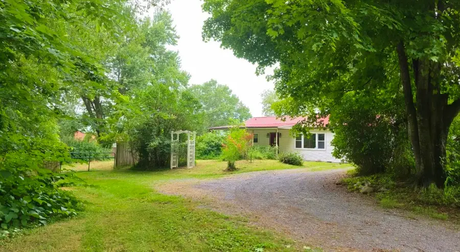 247 Hill Top Dr, Lewisburg, WV 24901 - #2