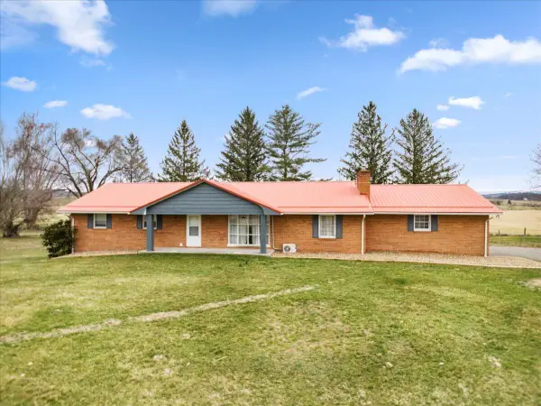 2750 N Seneca Trl, Sinks Grove, WV 24976