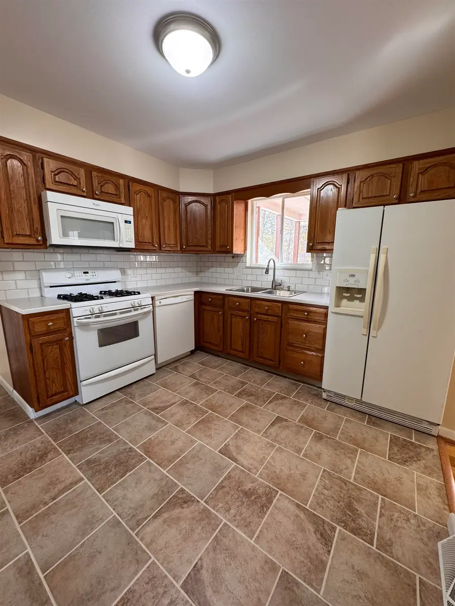 347 Navajo Trail, Huntington, WV 25705 - Image #3