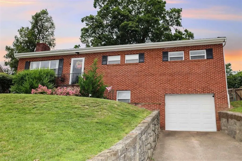 121 Honeysuckle Lane, Huntington, WV 25701 - Image #1
