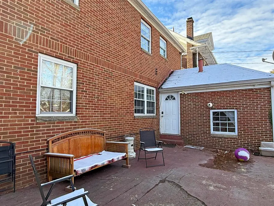 212 9th Ave, Huntington, WV 25701 - Image #3