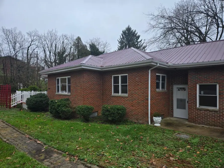 5023 West Pea Ridge Road, Huntington, WV 25705 - Image #2