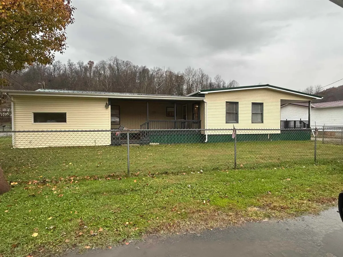 613 Hazeldine Drive, Huntington, WV 25704 - Image #1