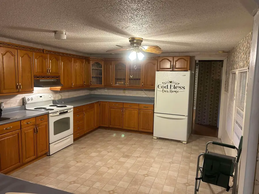 613 Hazeldine Drive, Huntington, WV 25704 - Image #2