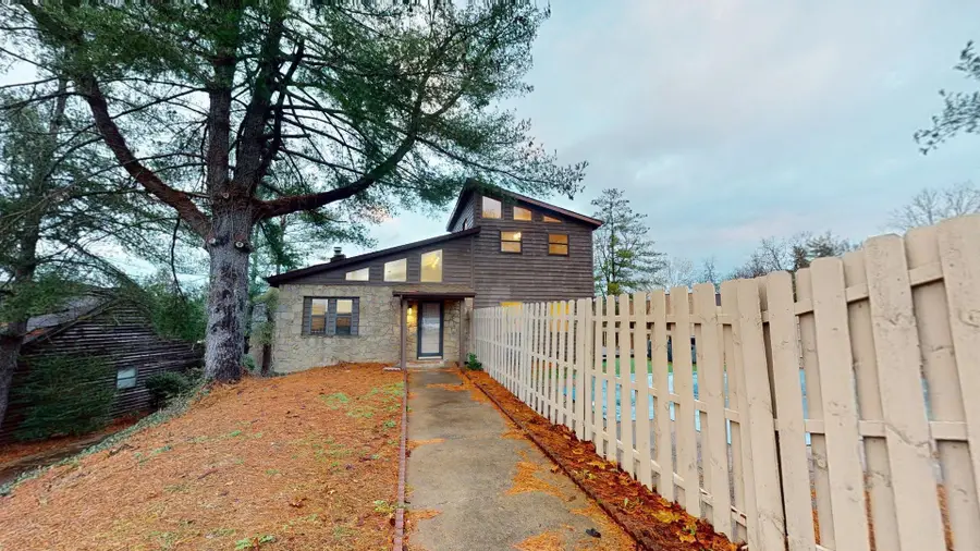 100 Stonewood Drive, Huntington, WV 25705 - Image #2