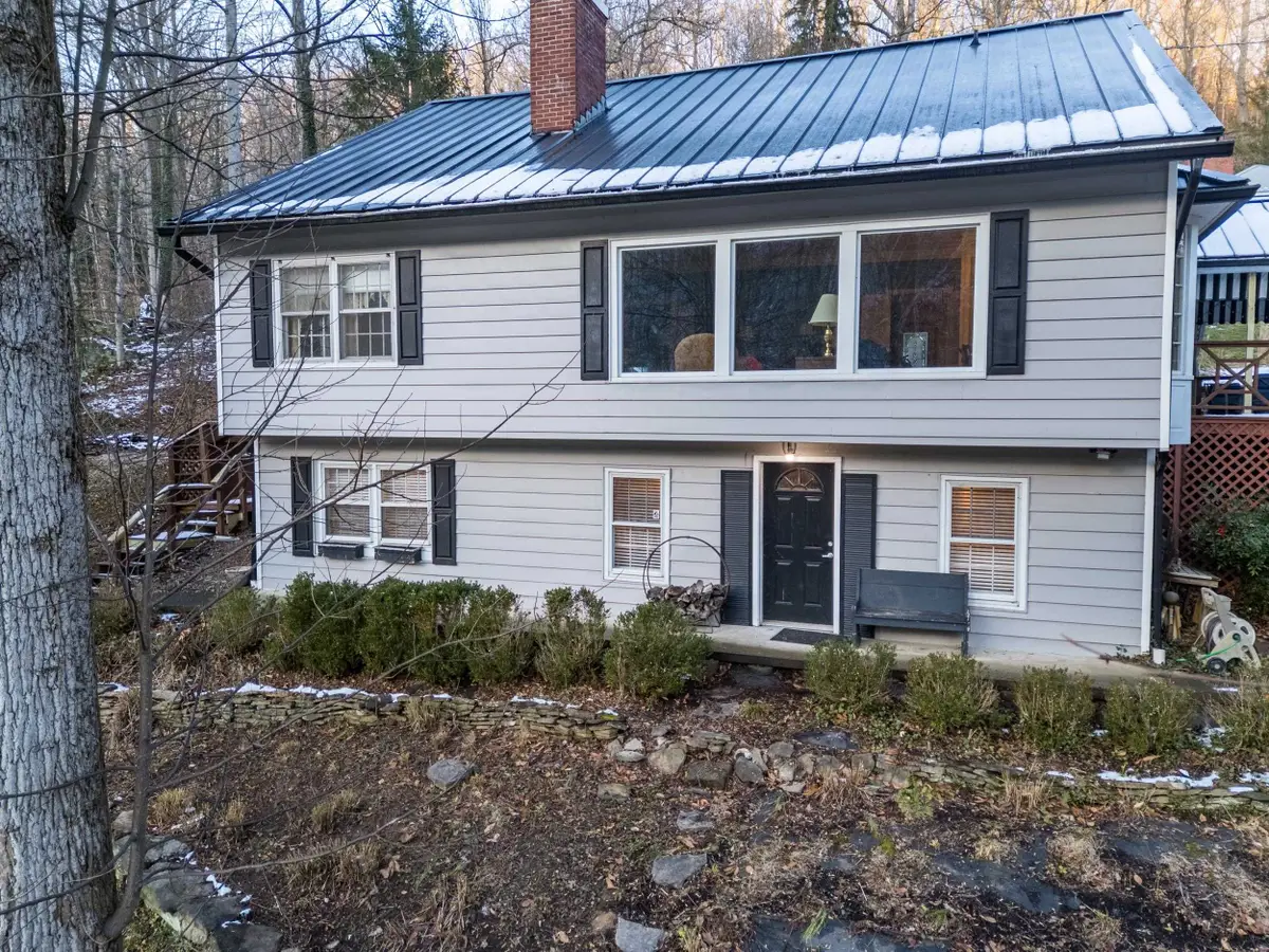 2082 Miller Road, Huntington, WV 25701 - Image #1