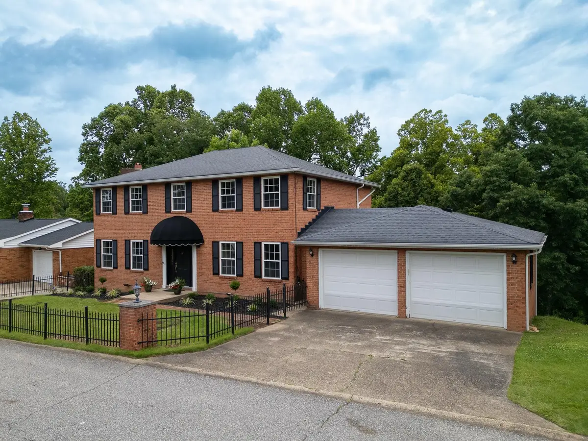 81 Hamill Road, Huntington, WV 25701 - Image #1