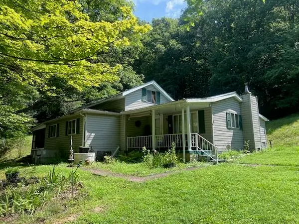 1497 Newcomb Creek Road, Wayne, WV 25570