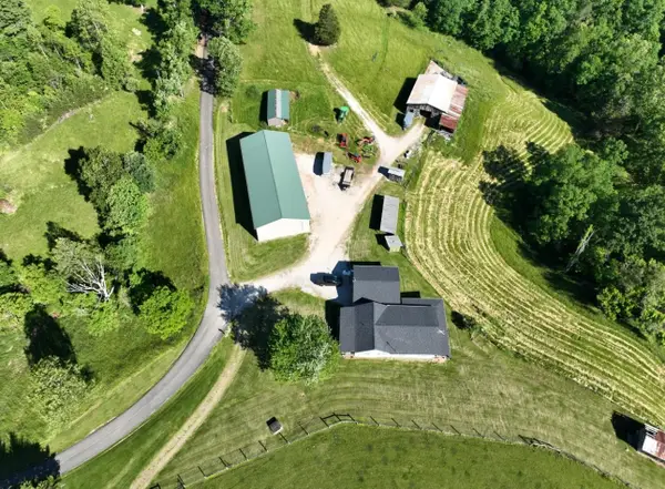 3177 Mt Union Rd, Fraziers Bottom, WV 25082