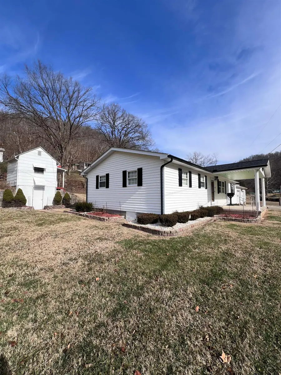 5318 Mays Branch Rd, Lavalette, WV 25535 - Image #3