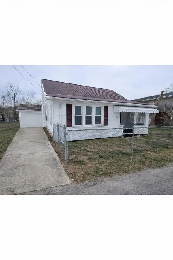 446 Kane St., Milton, WV 25541