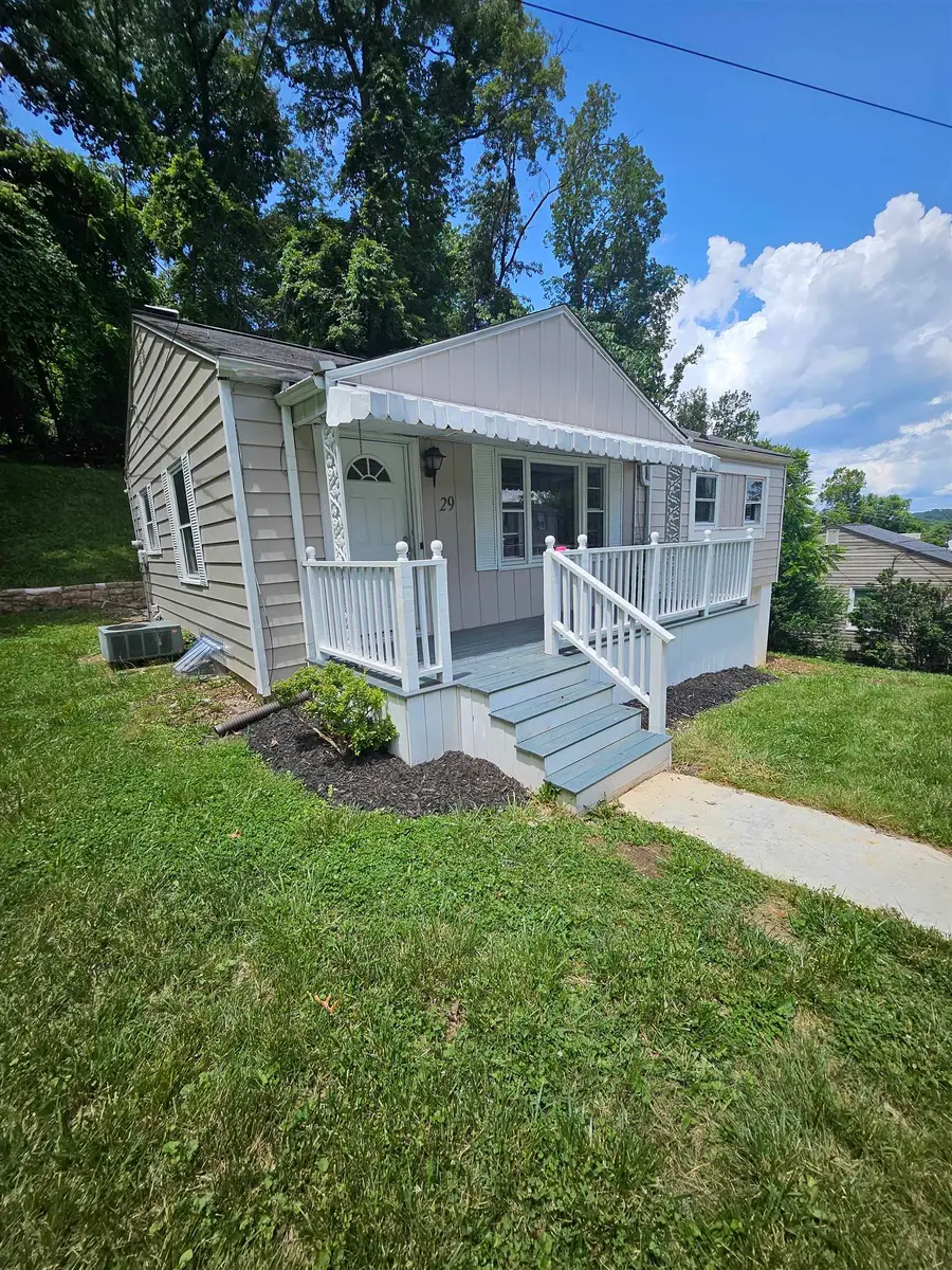 29 S Queens Court, Huntington, WV 25705 - #3