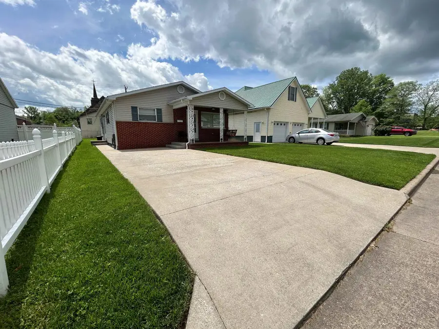 4425 Bradley Rd, Huntington, WV 25704 - #3