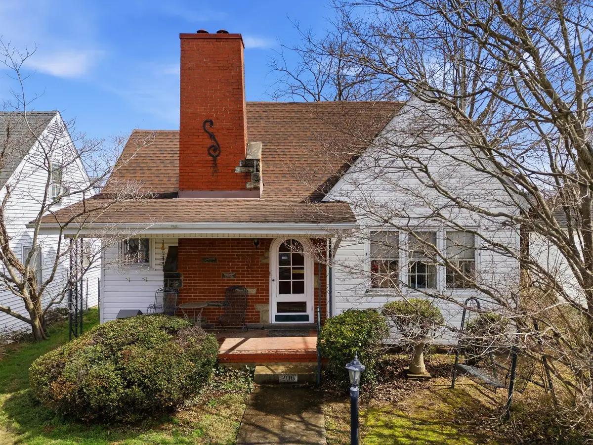 206 Carrington Court, Huntington, WV 25701 - #1