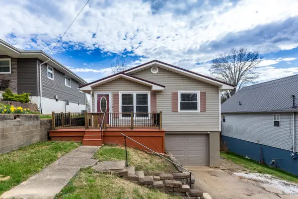 192 N Queens Ct, Huntington, WV 25705