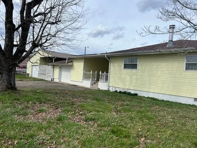 1234 Adams Avenue, Milton, WV 25541 - #2