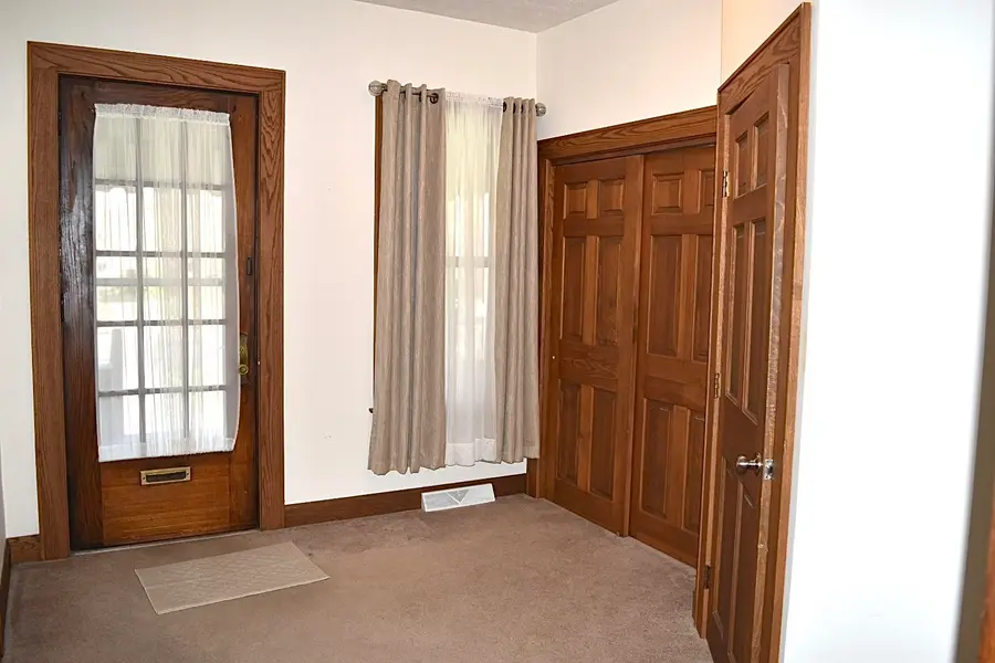 209 11th Avenue, Huntington, WV 25701 - #2