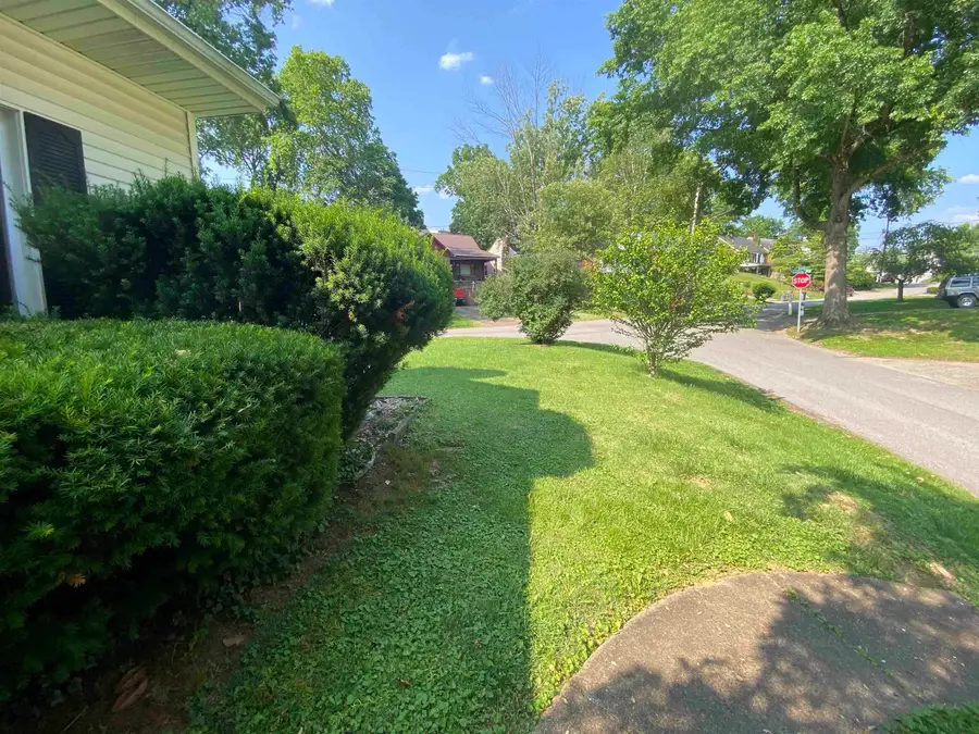 1666 Glenway Lane, Huntington, WV 25701 - #2