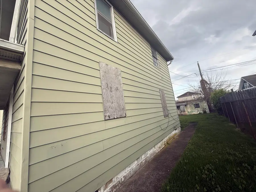 3302 Waverly Rd, Huntington, WV 25704 - #3