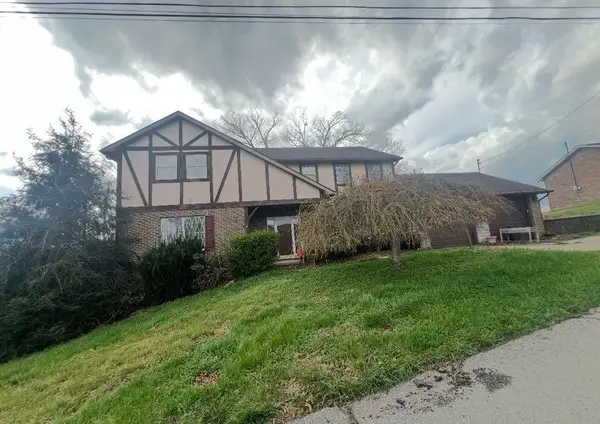 10 Twin Oaks Drive, Huntington, WV 25701