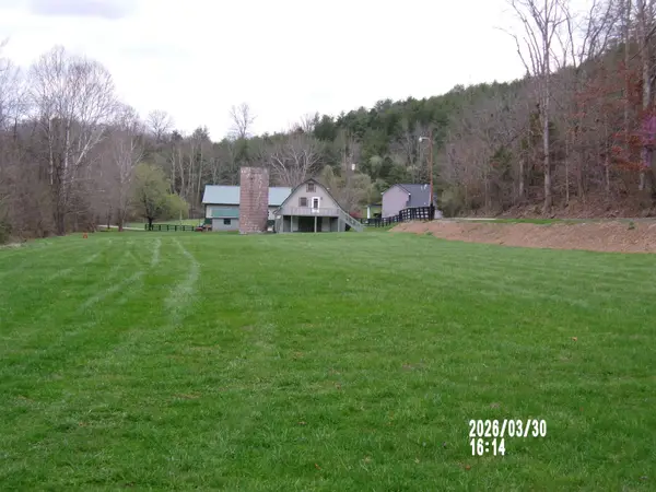 327 Mudlick, Louisa, KY 41230