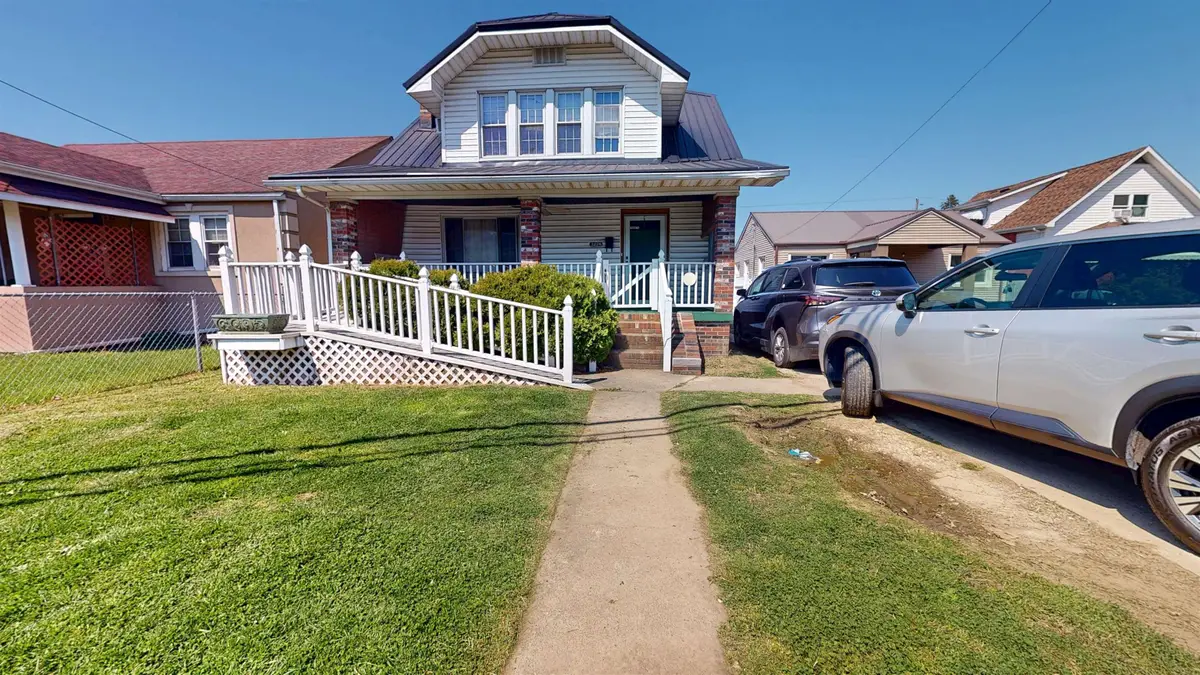 3226 3rd Ave, Huntington, WV 25702 - #1