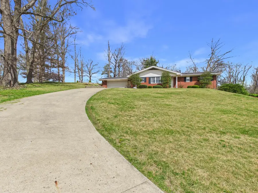 415 Redbud Drive, Ashland, KY 41102 - #2