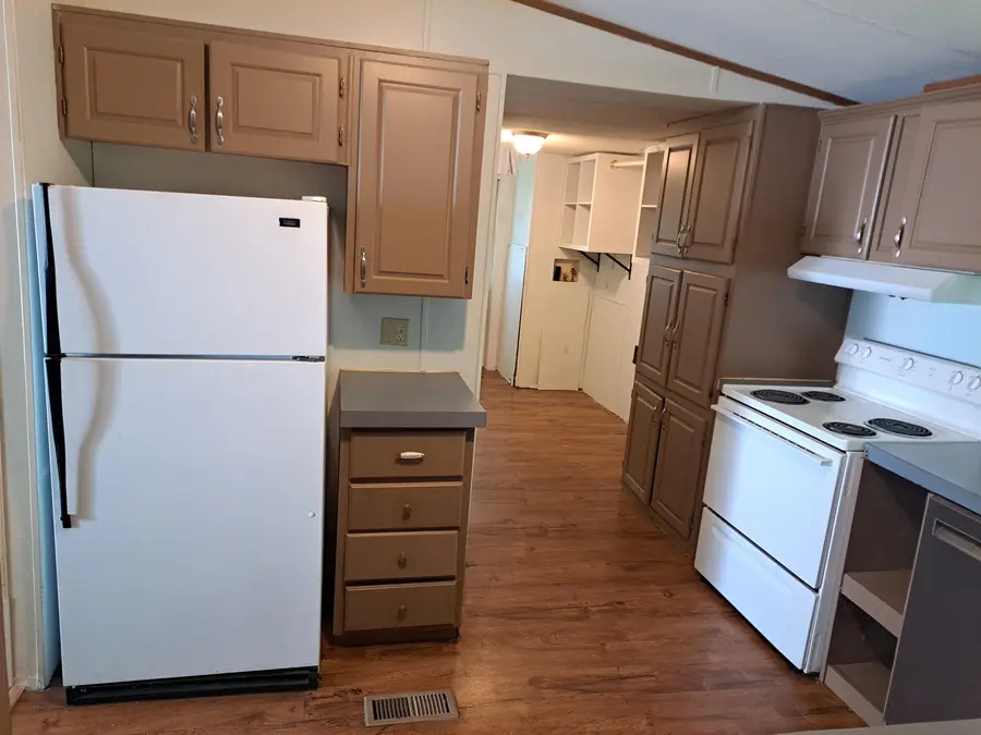 103 Pinehurst Drive, Huntington, WV 25704 - #2