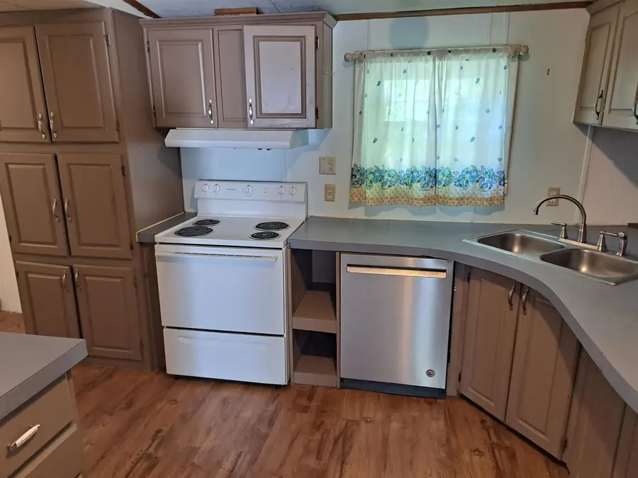 103 Pinehurst Drive, Huntington, WV 25704 - #3
