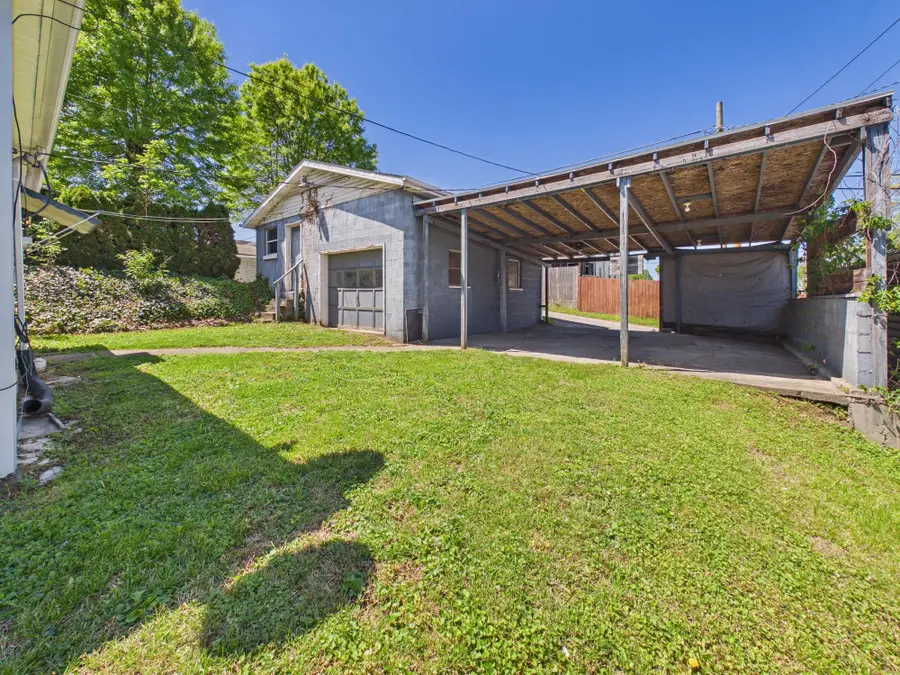 131 W 1st Street, Ceredo, WV 25507 - #2