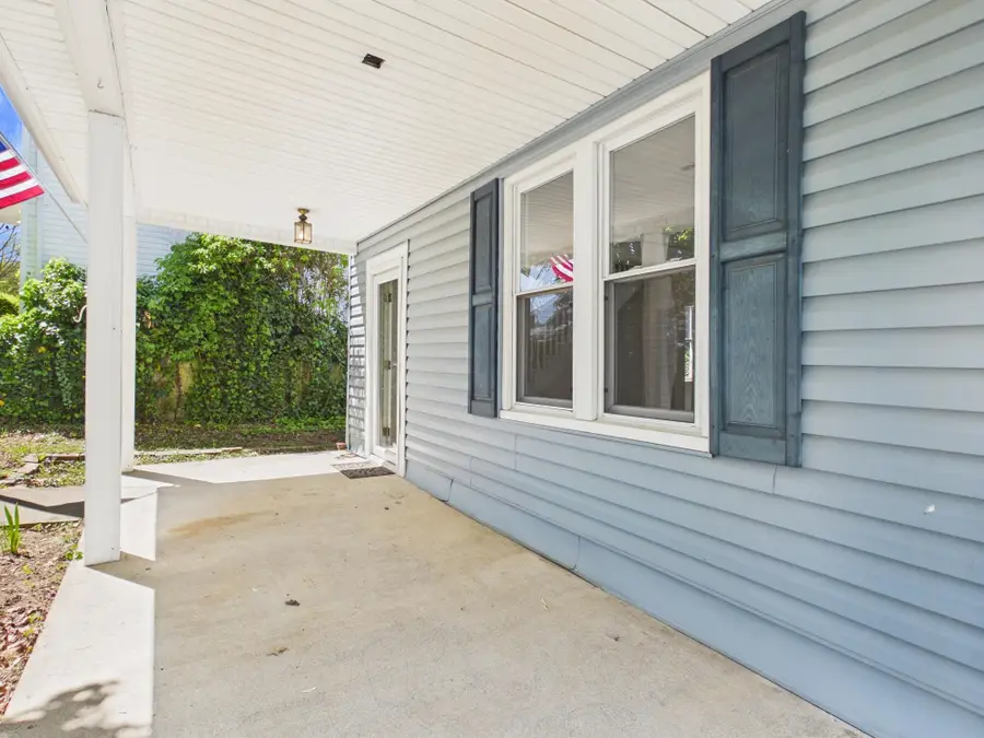 131 W 1st Street, Ceredo, WV 25507 - #3
