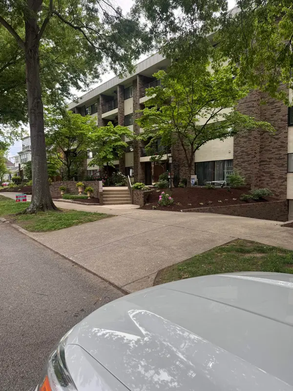 933 W 12th Avenue, Unit 206, Huntington, WV 25701