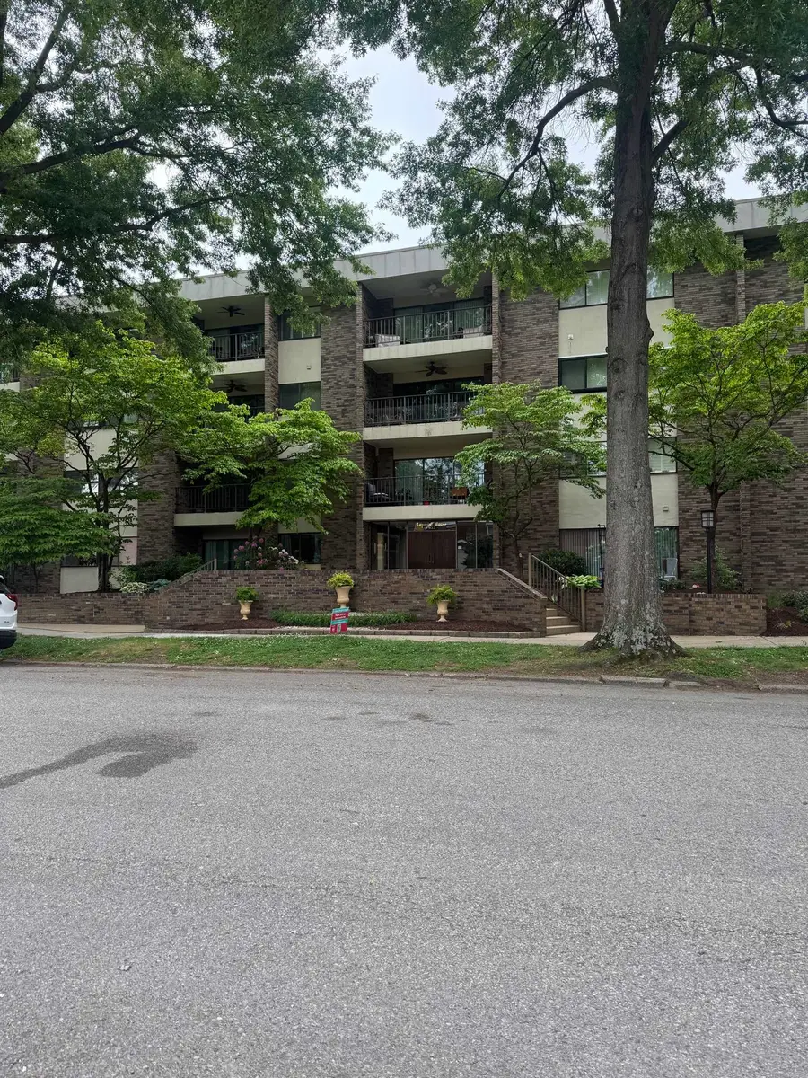 933 W 12th Avenue, Unit 206, Huntington, WV 25701 - #2