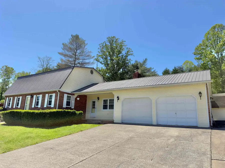 17 Varner Drive, Wayne, WV 25570 - #2