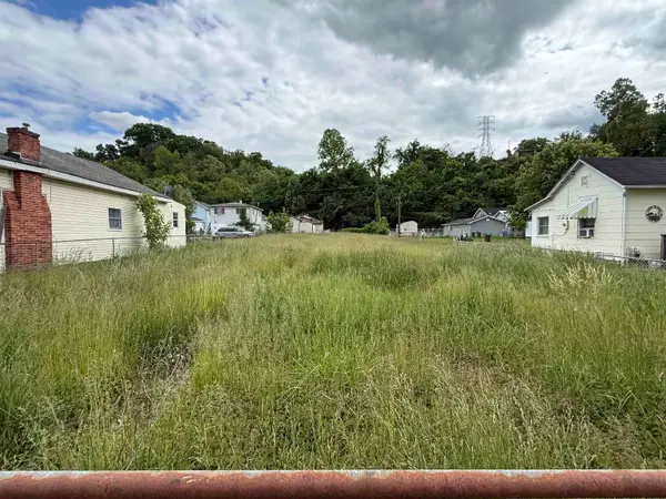 1822 Sycamore Street, Kenova, WV 25530