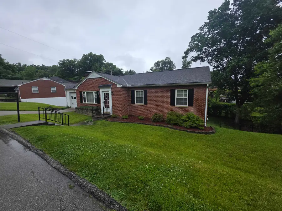 4 Marquis Drive, Huntington, WV 25705 - #2