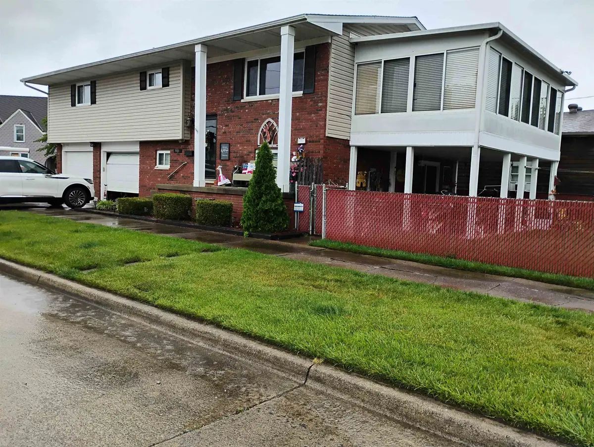 901 VINE STREET, Ironton, OH 45638 - #1