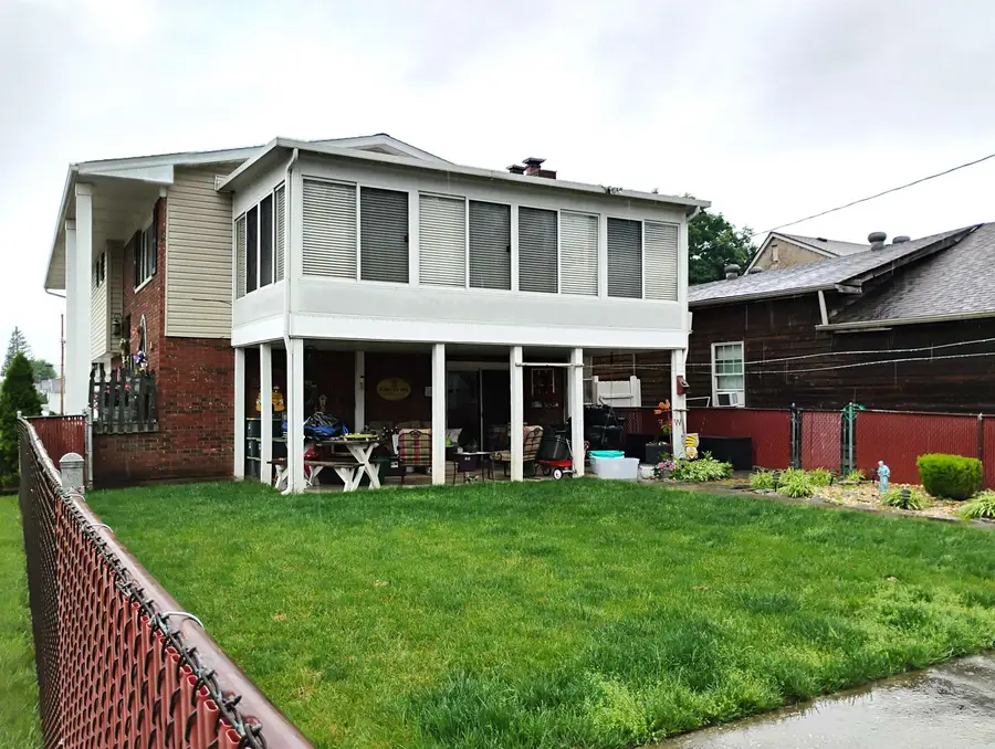901 VINE STREET, Ironton, OH 45638 - #2