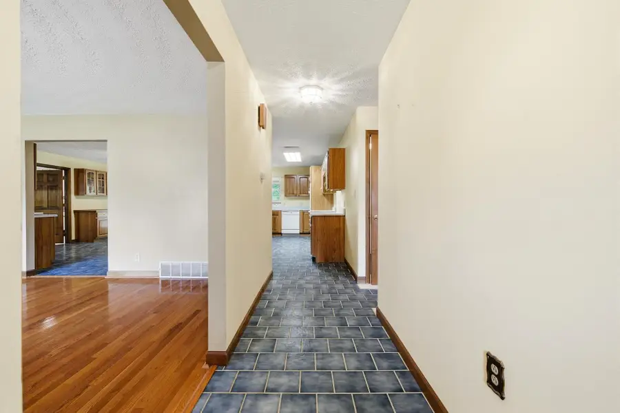 88 Pinedale Drive, Huntington, WV 25705 - #3