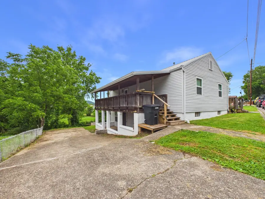 2538 3rd Avenue, Nitro, WV 25143 - #3